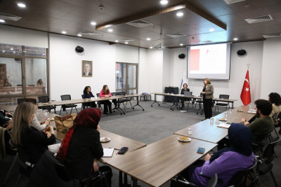 Gelincik Projesi Uzmanları Eyüpsultan'da Kadına Şiddetle Mücadele Eğitimi Verdi