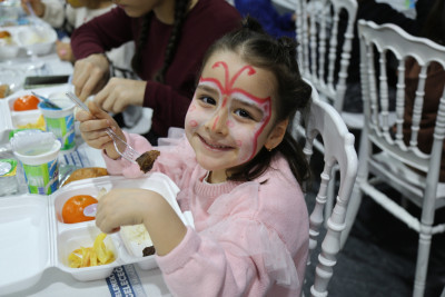 Çocuklar Ramazan Ayı'nın güzelliklerini Eyüpsultan'da yaşıyor