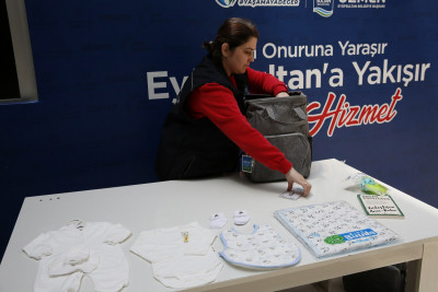 Eyüpsultan Belediyesi'nden yeni anne ve bebeklere destek: Yenidoğan Paketleri ailelere ulaşıyor