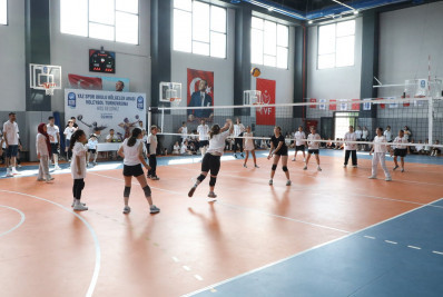 Genç voleybolcular filede yıldızlaştılar