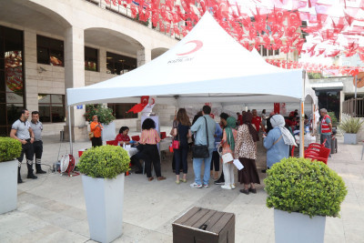 Kan bağışı kampanyası yoğun katılımla devam ediyor