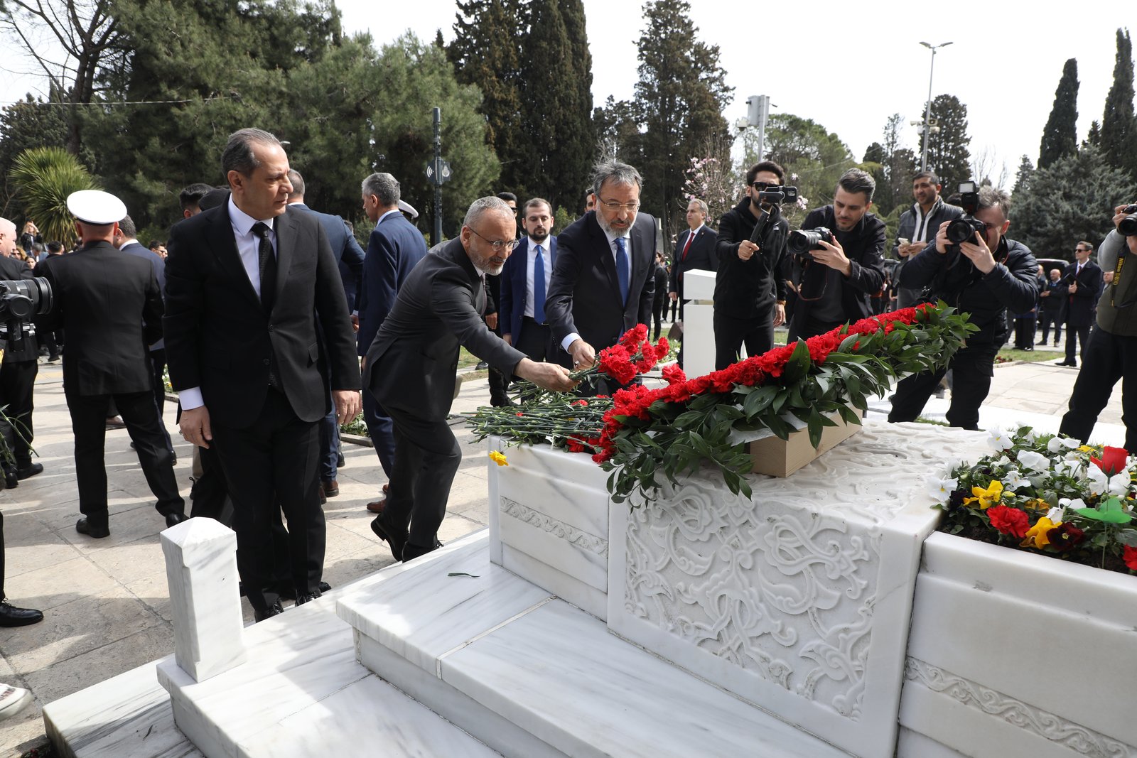 İstiklal şairimiz Ersoy, İstiklal Marşı'nın kabulünün 104. yılında anıldı İstiklal şairimiz Ersoy, İstiklal Marşı'nın kabulünün 104. yılında anıldı