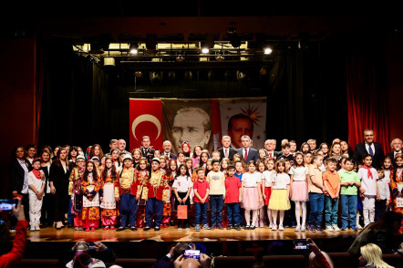 Eyüpsultan'da 23 Nisan coşkusu: Çocuklar bayramı doya doya kutladı!