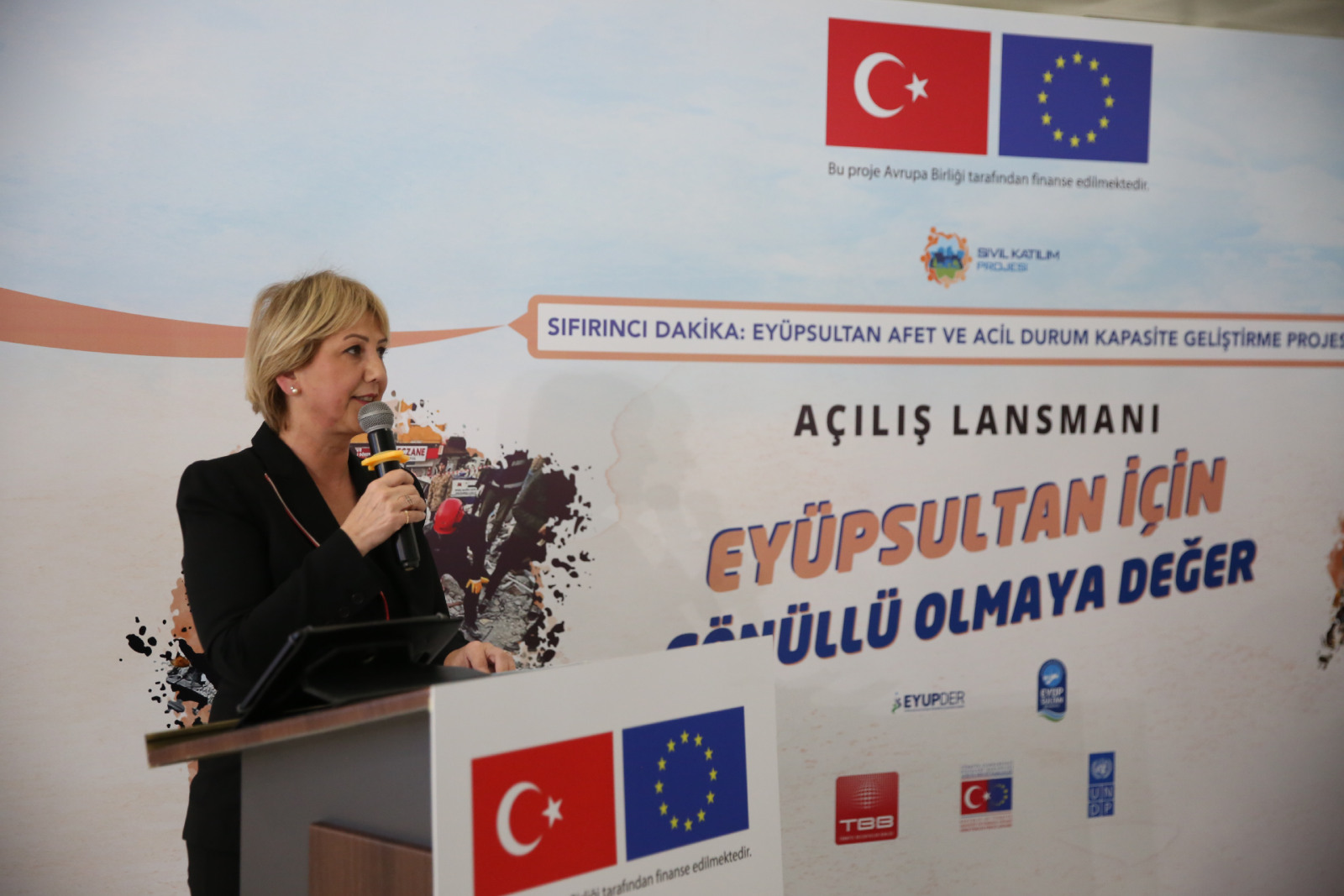 Eyüpsultan'da afetlere hazırlıkta yeni dönem: 420 gönüllüyle güçlü müdahale gücü kuruluyor Eyüpsultan'da afetlere hazırlıkta yeni dönem: 420 gönüllüyle güçlü müdahale gücü kuruluyor