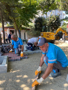 Eyüpsultan'da yaz mesaisi hız kazandı: Fen İşleri Müdürlüğü sahada