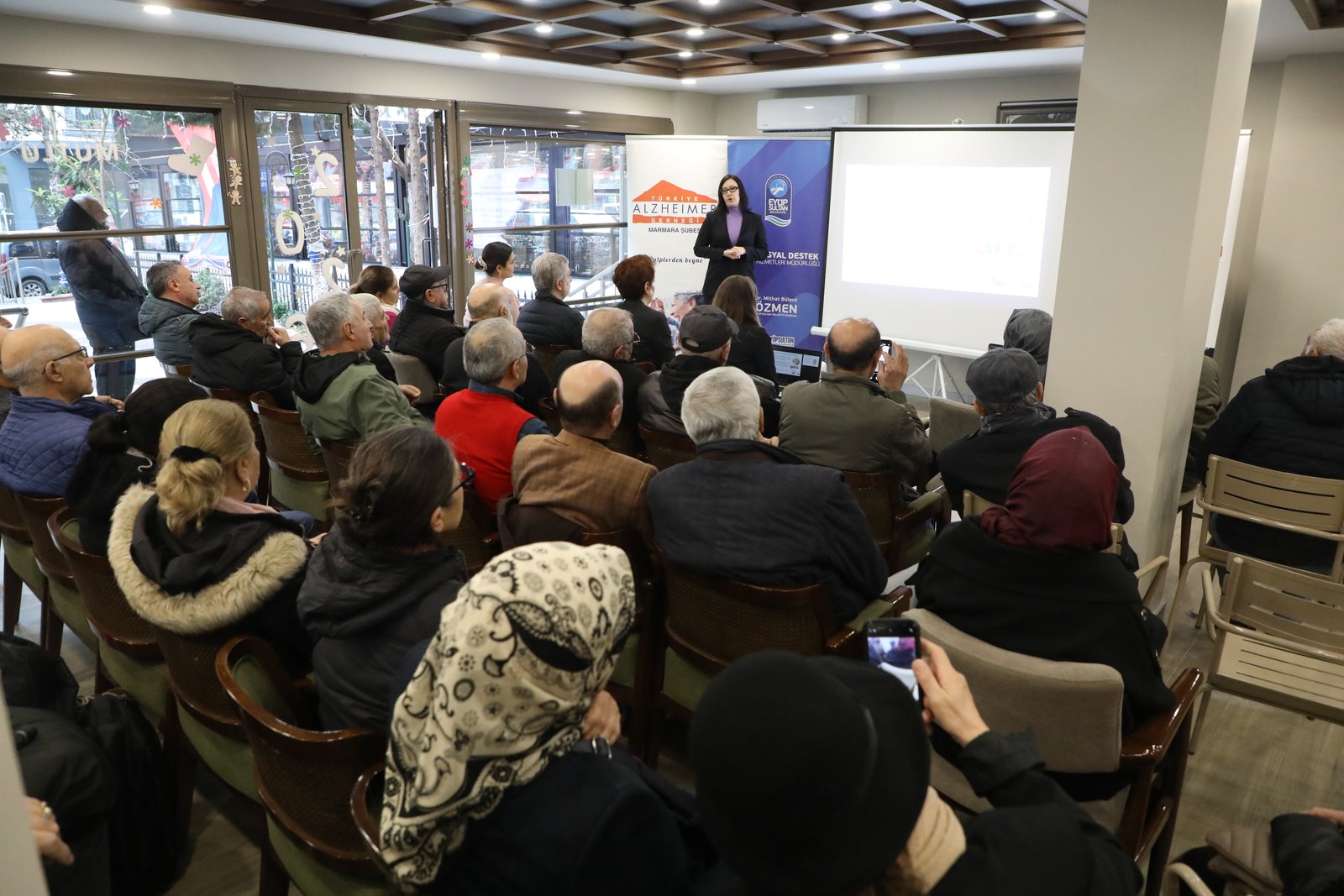 Alzheimer'ı uzmanları anlattı Alzheimer'ı uzmanları anlattı