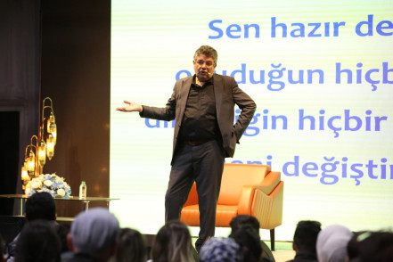 Alişan Kapaklıkaya'yla Eyüpsultan'da “Mutlu Aile, Mutlu Çocuk” söyleşisi