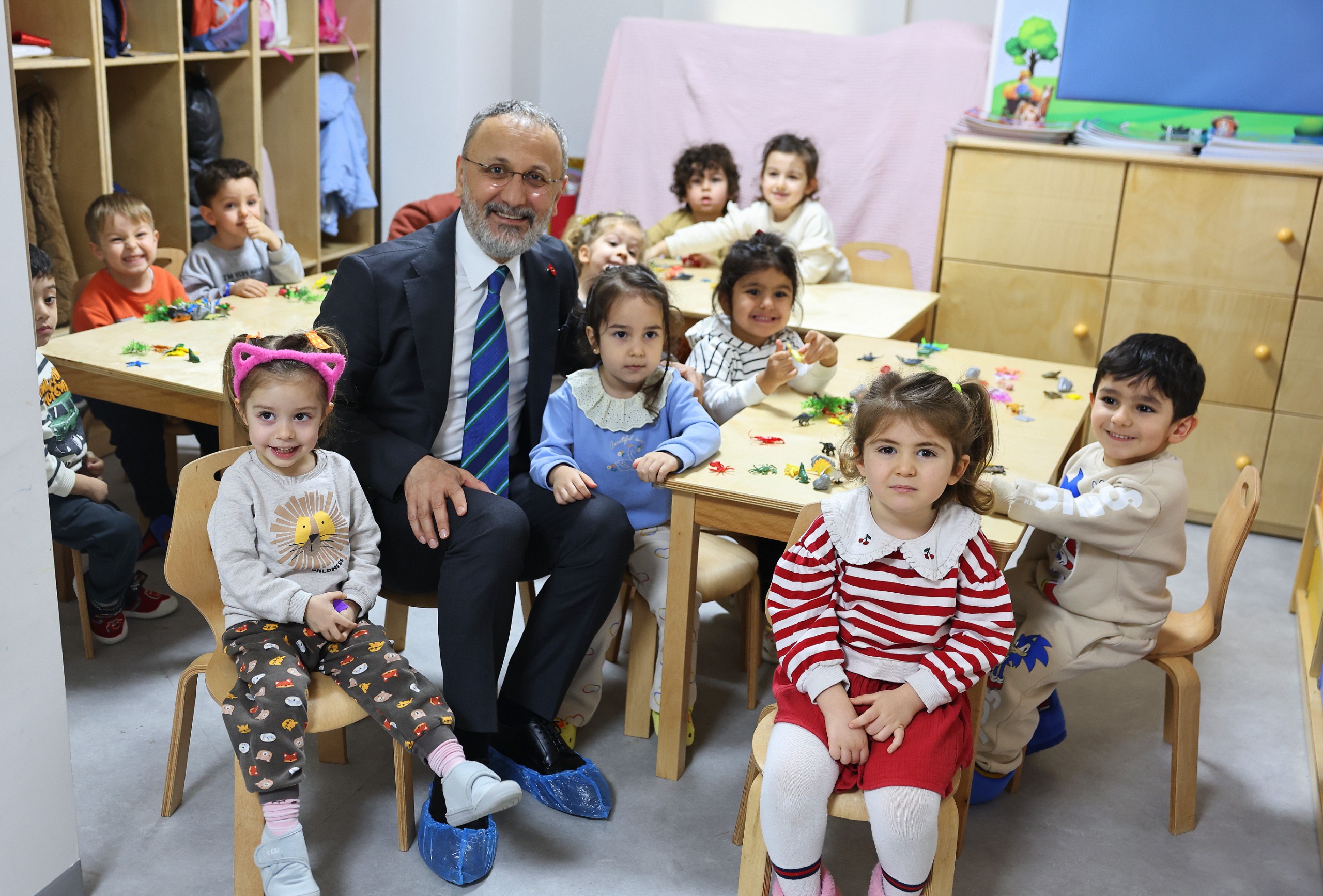 Başkan Mithat Bülent Özmen İslambey'de Yeni Açılan Çocuk Etkinlik Merkezi'ni ziyaret etti Başkan Mithat Bülent Özmen İslambey'de Yeni Açılan Çocuk Etkinlik Merkezi'ni ziyaret etti