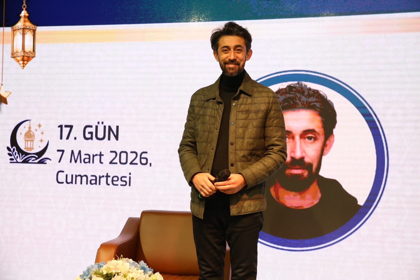 Eyüpsultan'da Şiir Akşamları'nda Mehmet Ercan'dan duygu dolu Ramazan söyleşisi Eyüpsultan'da Şiir Akşamları'nda Mehmet Ercan'dan duygu dolu Ramazan söyleşisi