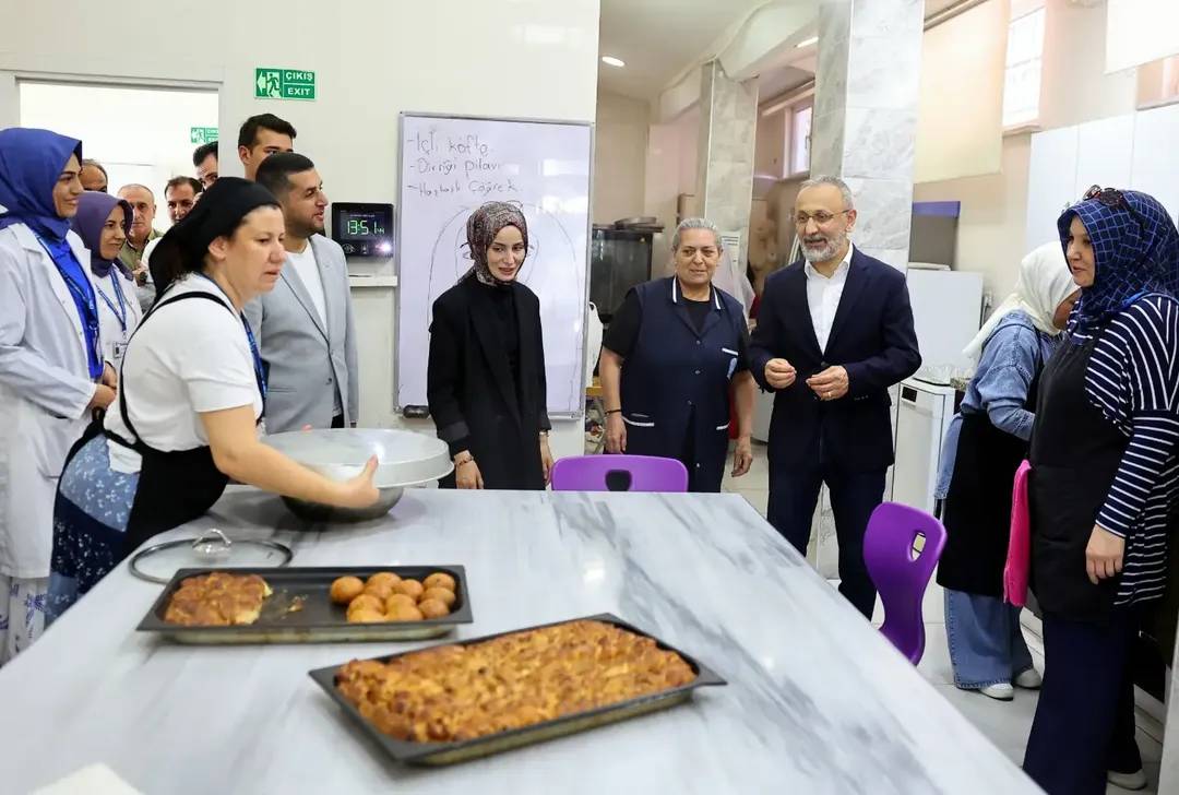 Başkan Özmen'den ESMEK ziyareti Başkan Özmen'den ESMEK ziyareti