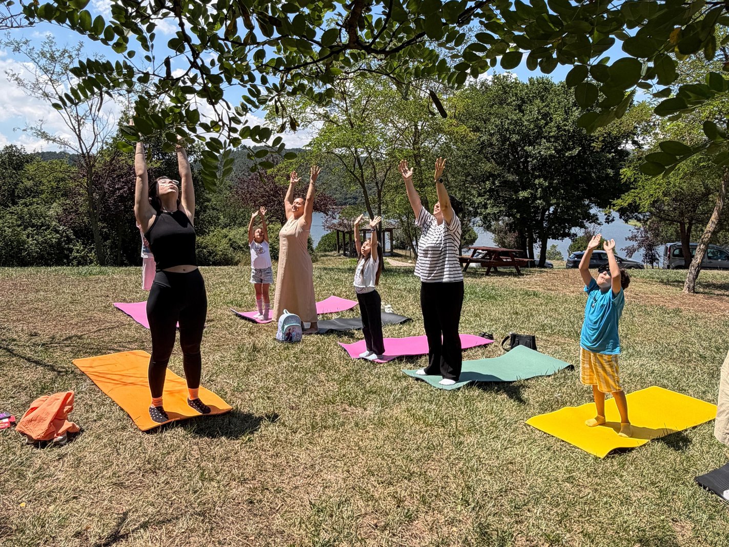 Miniklere doğada yoga atölyesi