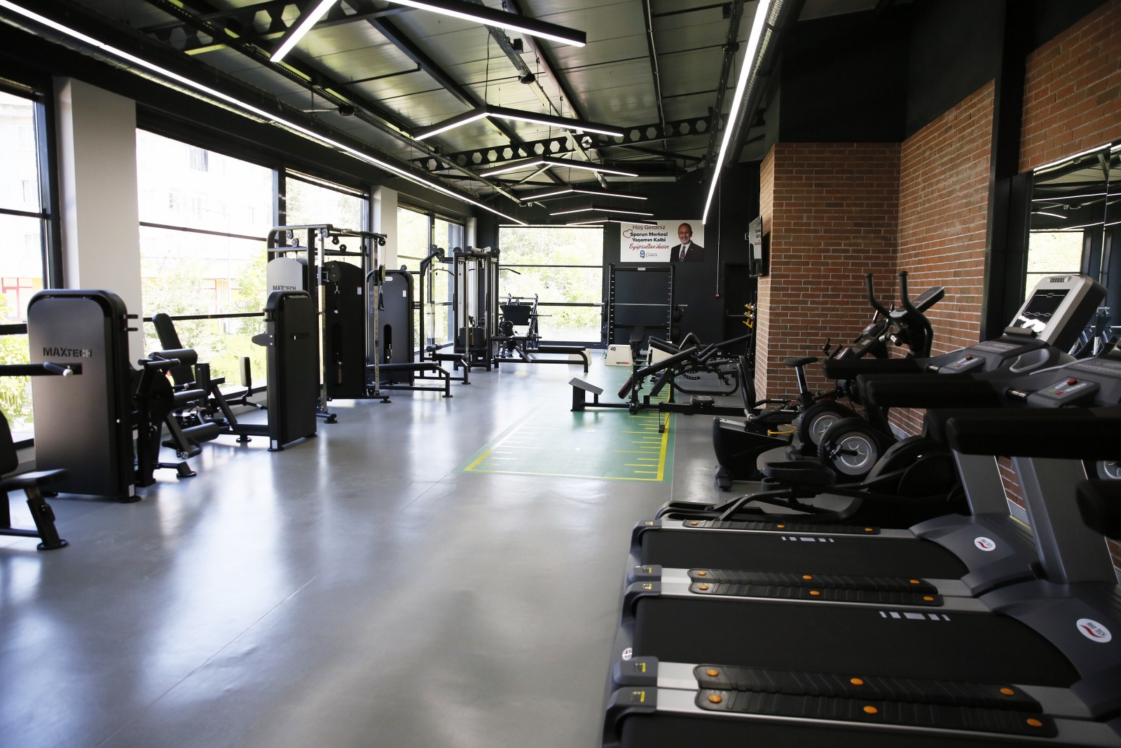 Akşemsettin Spor Merkezi ve Kafe çok yakında hizmete açılıyor