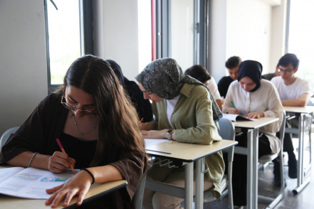 Eyüpsultan Belediyesi Gençlik Merkezleri'nden YKS'de büyük başarı